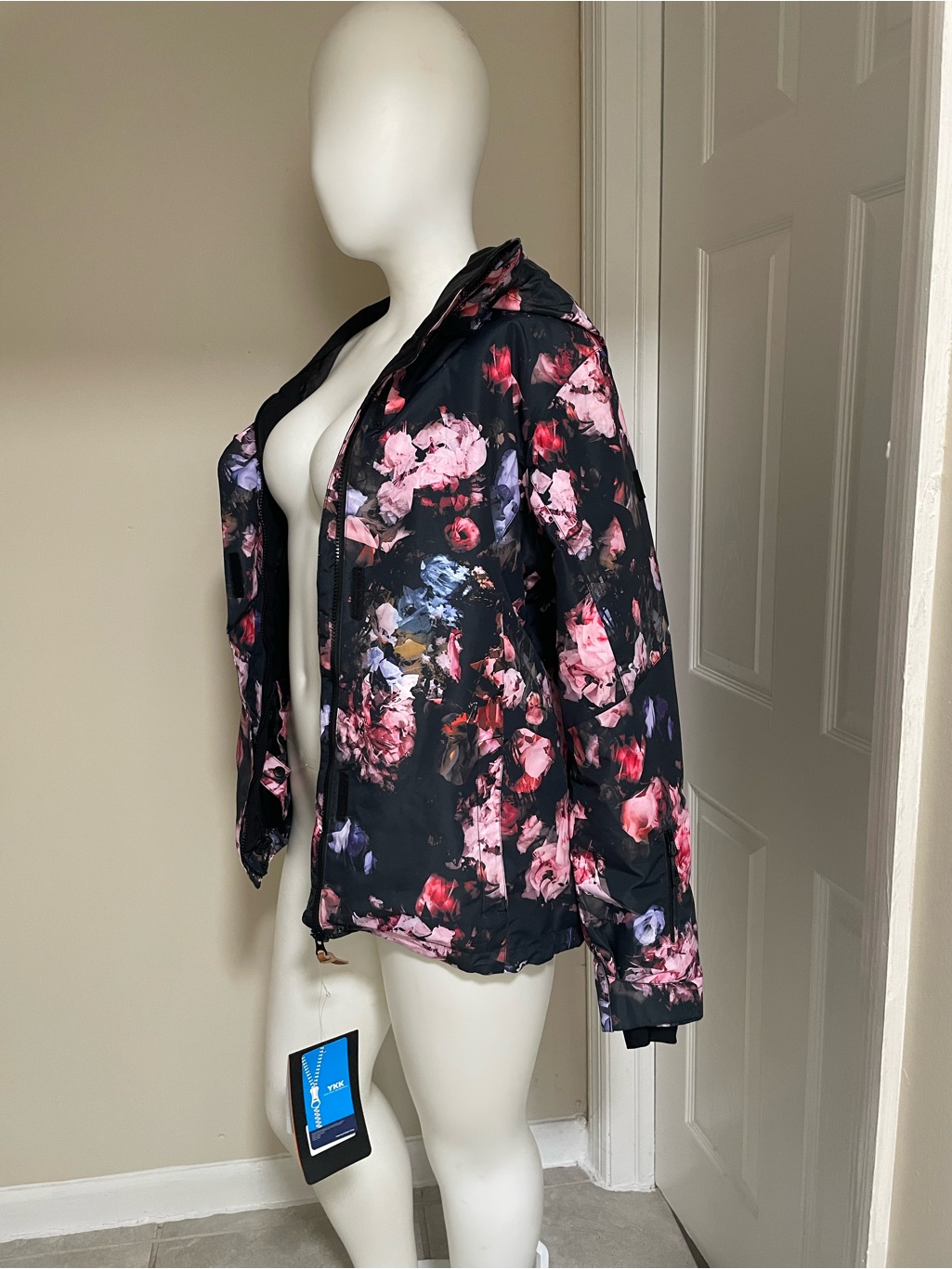 Women's Floral Ski Jacket In Red & Black — image 4 of 4